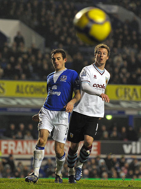 具有深厚足 具有深厚足